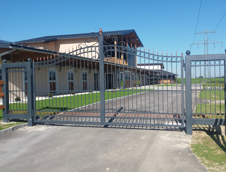 Back Hoftor aus geschmiedetem Eisen